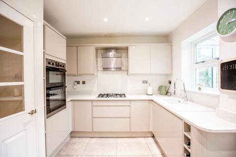 4 bedroom detached house for sale, Wheatfields, Rochford SS4