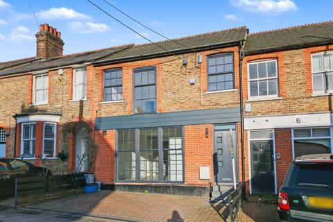 4 bedroom terraced house for sale, Station Road, Radlett WD7