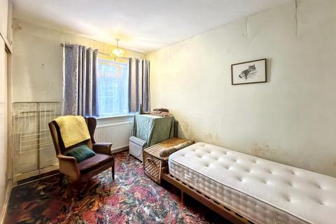 1 bedroom flat for sale, 70 Connell Crescent, Ealing, London, W5 3BL