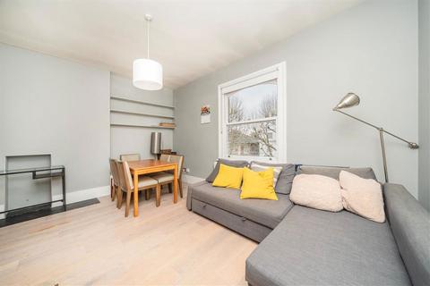 3 bedroom flat to rent, Hammersmith Grove, London W6
