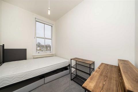 3 bedroom flat to rent, Hammersmith Grove, London W6