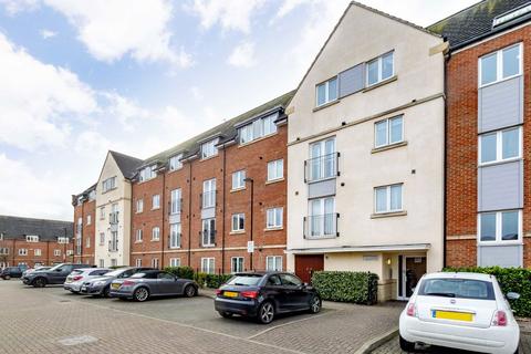 2 bedroom flat to rent, Academy Place, Isleworth TW7
