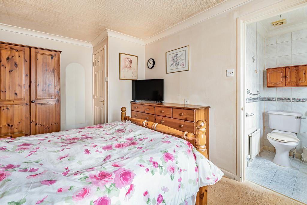 Bedroom 1 (2)
