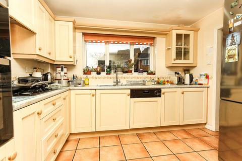 4 bedroom detached house for sale, Pershore Close, Wellingborough NN8