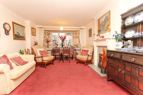4 bedroom detached house for sale, Pershore Close, Wellingborough NN8