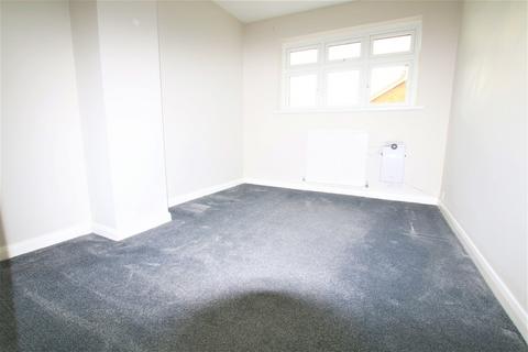 3 bedroom semi-detached house for sale, Colnbrook