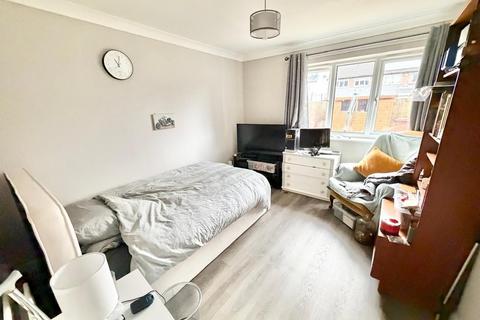 undefined, Droitwich Close, Bracknell RG12