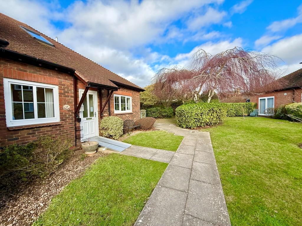 17 Barton Court Front 2