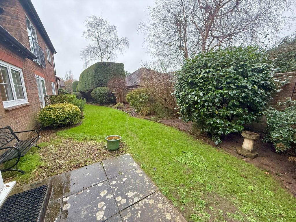 17 Barton Court Patio 2