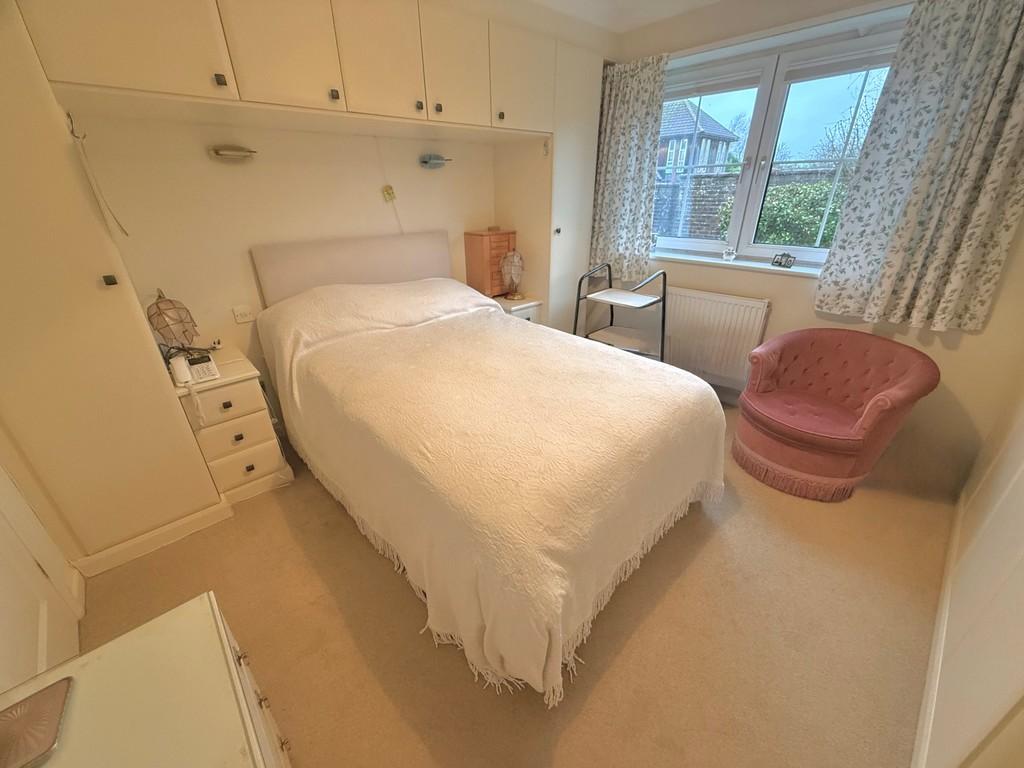17 Barton Court Bed1 2