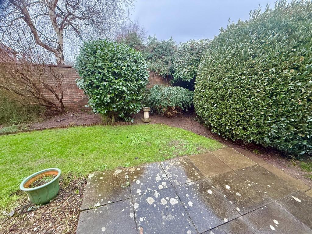 17 Barton Court Patio 1
