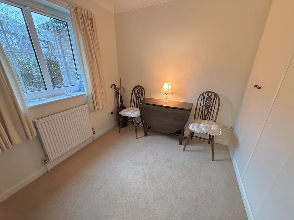 17 Barton Court Bed2