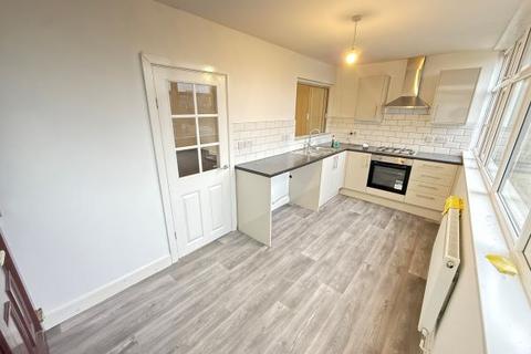 2 bedroom semi-detached house to rent, Bankwell Street, Brierley Hill DY5