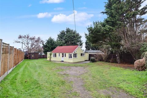 1 bedroom detached bungalow for sale, Newport, Great Yarmouth NR29