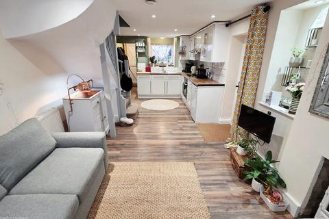 2 bedroom end of terrace house for sale, Manor Road, Brackley