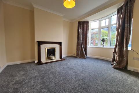 3 bedroom semi-detached house to rent, Newlands Avenue, Lancaster, LA1