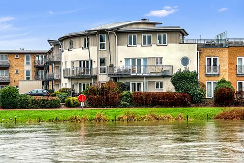 2 bedroom apartment to rent, Bridge Wharf