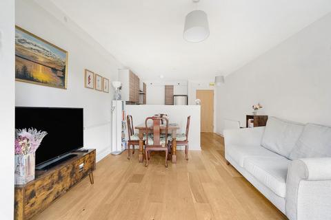 2 bedroom apartment for sale, Leverton Close, Wood Green N22