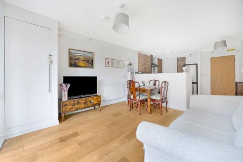 2 bedroom apartment for sale, Leverton Close, Wood Green N22