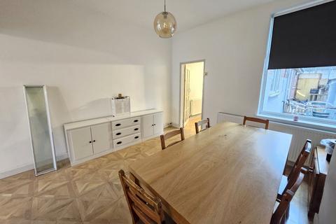 3 bedroom terraced house to rent, Ellis Avenue, Belgrave, Leicester LE4