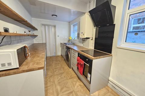 3 bedroom terraced house to rent, Ellis Avenue, Belgrave, Leicester LE4