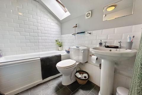 2 bedroom cottage to rent, Truro TR4