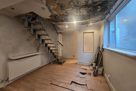 1 bedroom flat for sale, 257A Wick Road, Hackney, London, E9 5DG