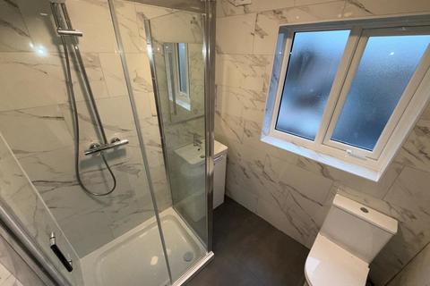 3 bedroom apartment to rent, Farnham Road, Slough