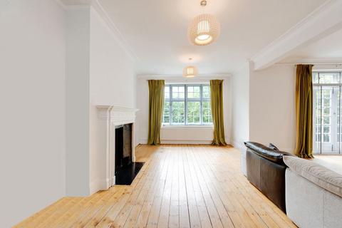3 bedroom flat to rent, Clifton Court, London NW8
