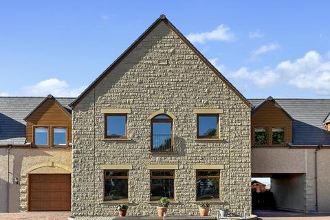 4 bedroom terraced house for sale, Calcots Road, Elgin
