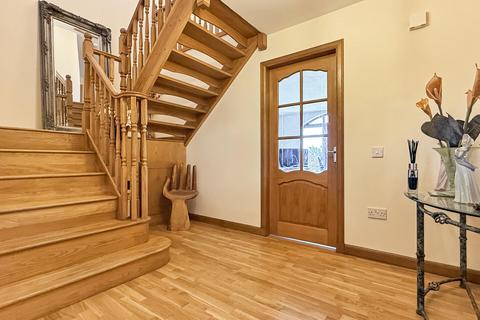 4 bedroom terraced house for sale, Calcots Road, Elgin