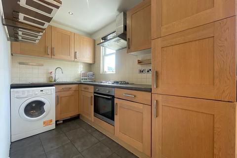 2 bedroom flat to rent, The Avenue, London W13