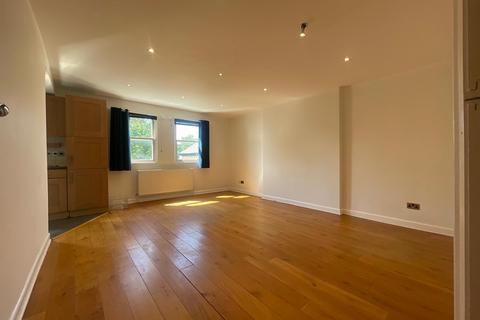 2 bedroom flat to rent, The Avenue, London W13