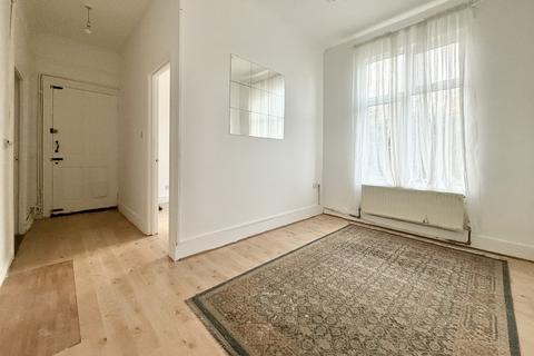 2 bedroom ground floor maisonette for sale, Lancaster Road, South Norwood