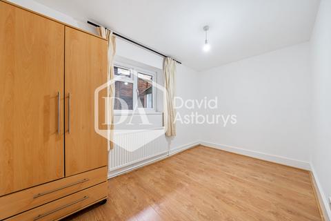 2 bedroom apartment to rent, Park Avenue, Palmers Green, London