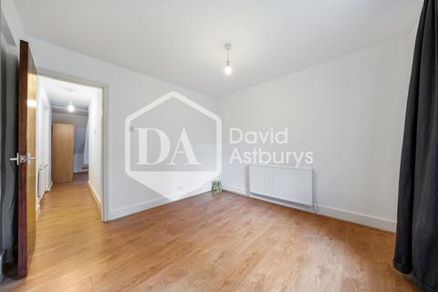 2 bedroom apartment to rent, Park Avenue, Palmers Green, London