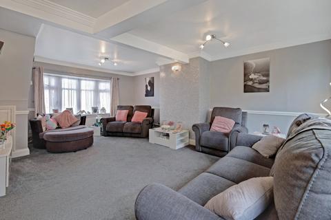 4 bedroom end of terrace house for sale, Southcote Row, Fryerns, Basildon, Essex, SS14 3PX