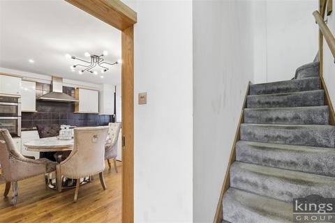 4 bedroom terraced house for sale, Elsinge Road, Enfield