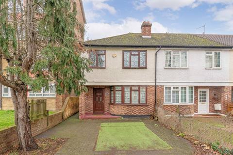 3 bedroom semi-detached house to rent, London Road, Mitcham, CR4