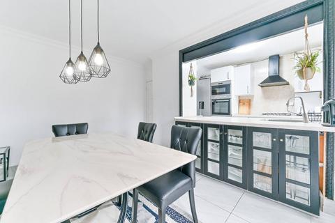 3 bedroom semi-detached house to rent, London Road, Mitcham, CR4