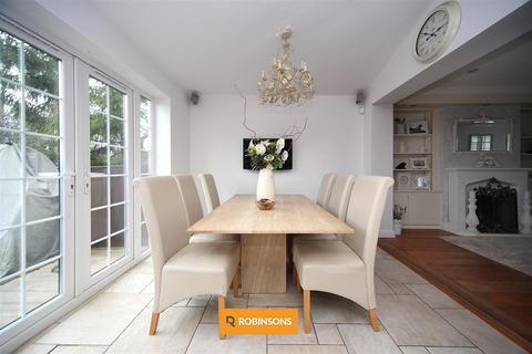 undefined, Tring Road, Dunstable