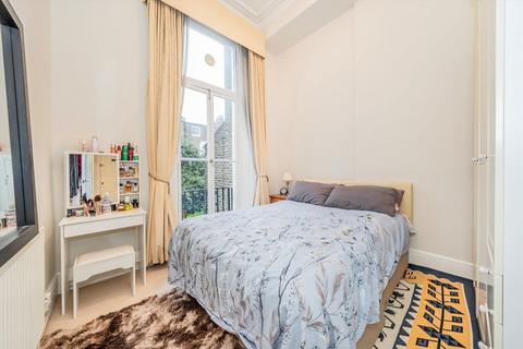 1 bedroom flat to rent, Nevern Square, London SW5