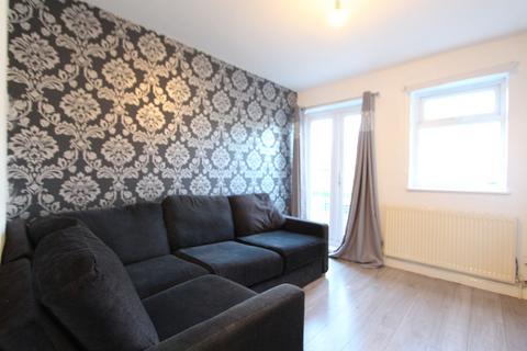 1 bedroom terraced house to rent, Angus Gardens, London, NW9