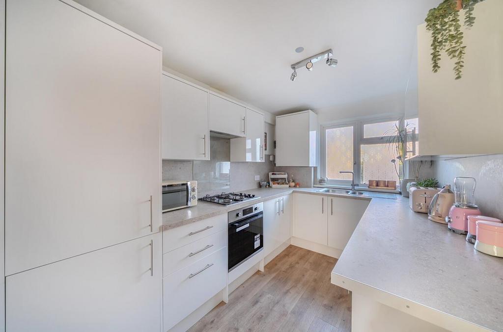 Kitchen1a.jpg