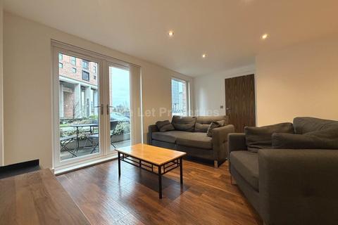 2 bedroom apartment to rent, Ordsall Lane, Salford M5