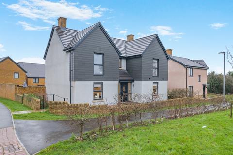 undefined, Rhodfa'r Hebog, Pontrhydyrun, Cwmbran