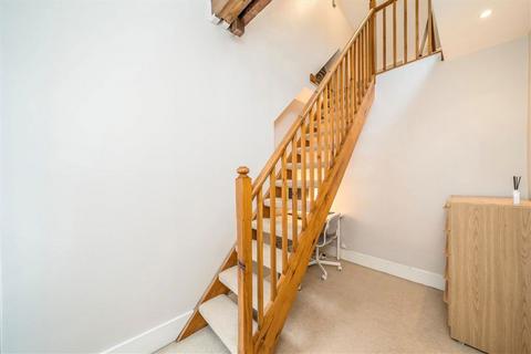 2 bedroom flat for sale, Tabard Street, London SE1