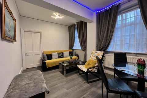 1 bedroom apartment to rent, Westbourne Court, Orsett Terrace, London W2