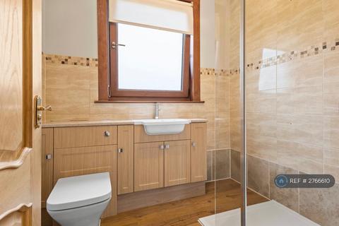 3 bedroom terraced house to rent, Seright Square, Crookedholm, Kilmarnock, KA3