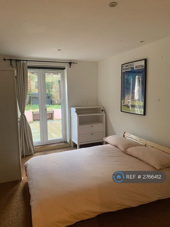 Back Bedroom Photo 1